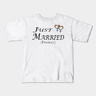 Just Married (Finally) Lesbian Pride Interlinking Female Gender Symbols Kids T-Shirt